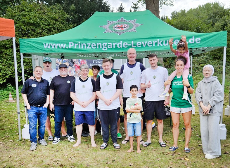 Die Sandsäcke der Prinzengarde Leverkusen haben am Volleyballturnier der Lyskircher Hellige Knäächte un Mägde wieder teilgenommen