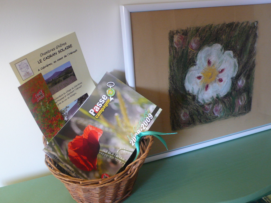 Nous offrons le carnet Passe Campange, carnet de bonnes adresses des Gîtes de france Hérault
