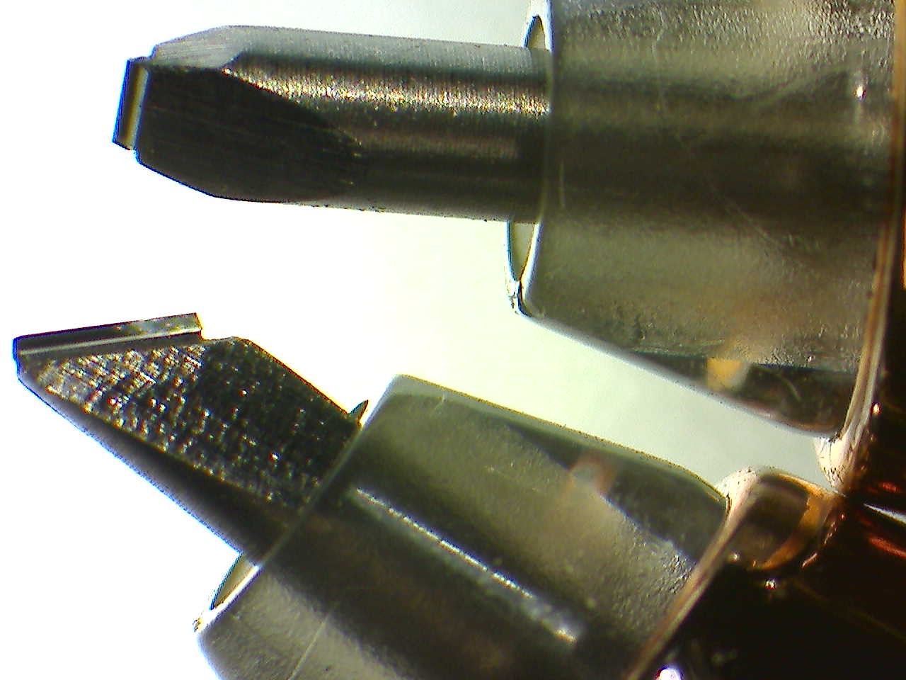 Blades made of natural diamond