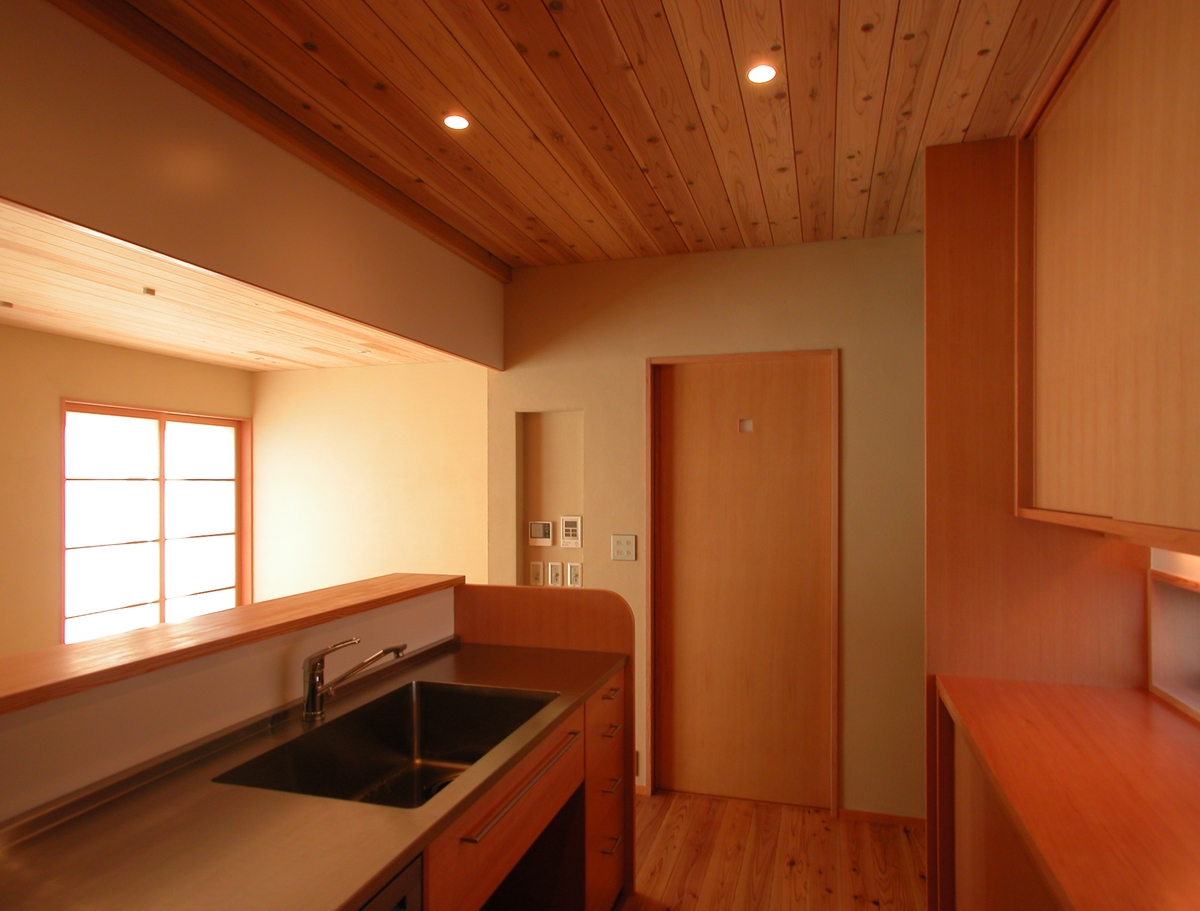 中条の家Ⅰ(松本市)-台所～居間食堂