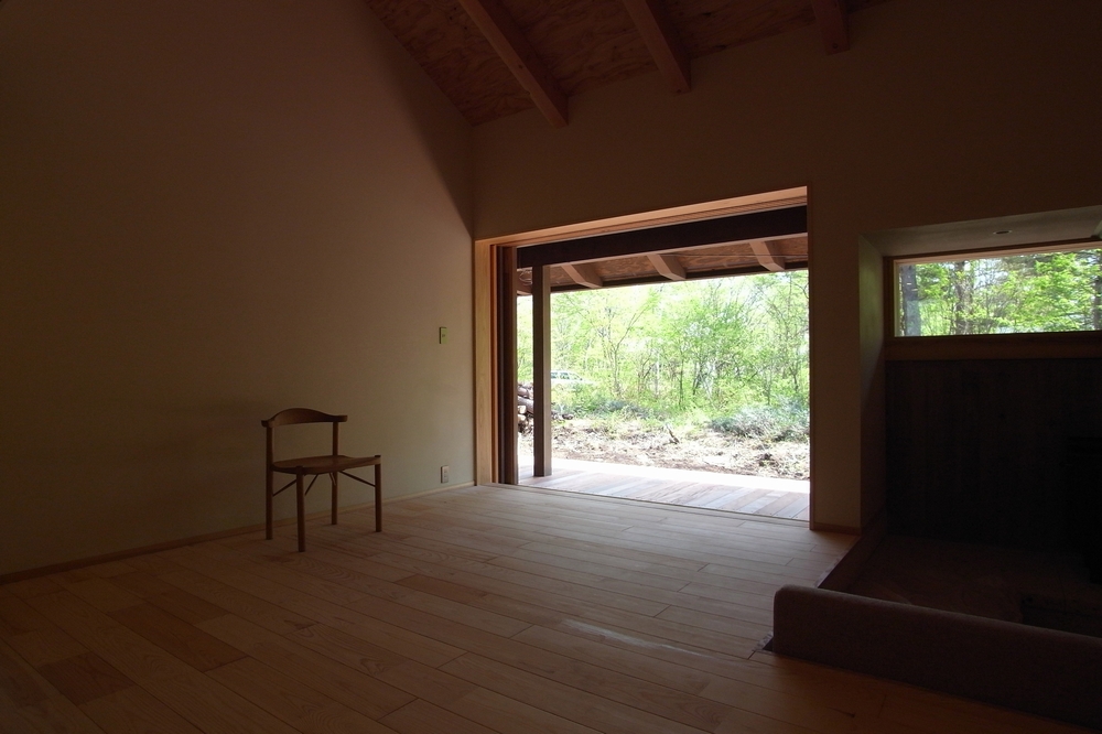 飯綱山荘(長野市飯綱高原)－ＬＤＫ・全開口木製建具