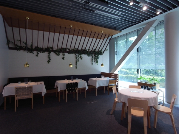 レストラン、ラヴィントラ・サヴォイ AINO AALTO(アイノ・アールト) Architect and Designer―Alvar Aaltoと歩んだ25年― GALLERY A4(ギャラリー エー クワッド