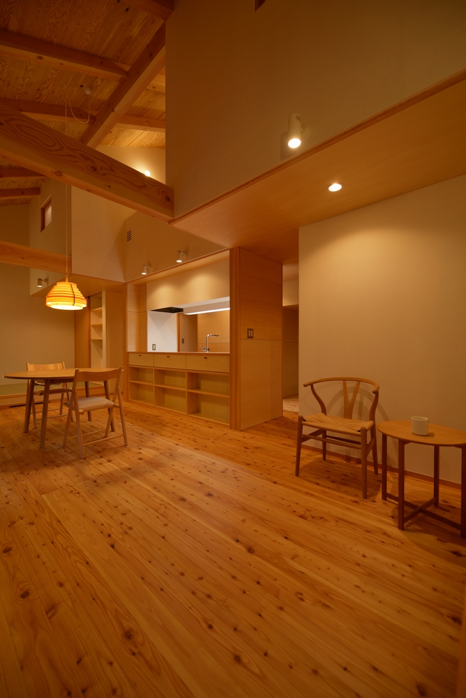 美笹山荘(佐久市美笹高原)－居間・食堂