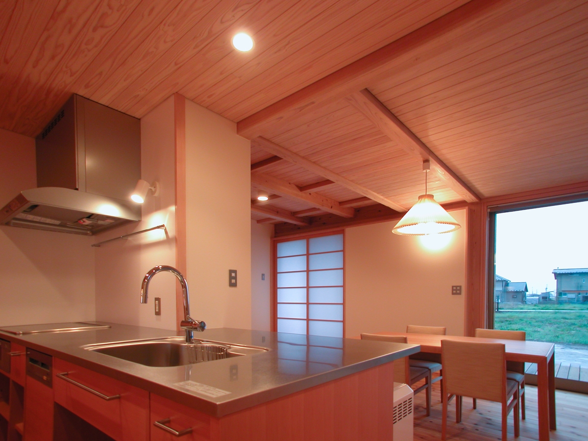 和田の家(松本市)-台所・食堂～小上り