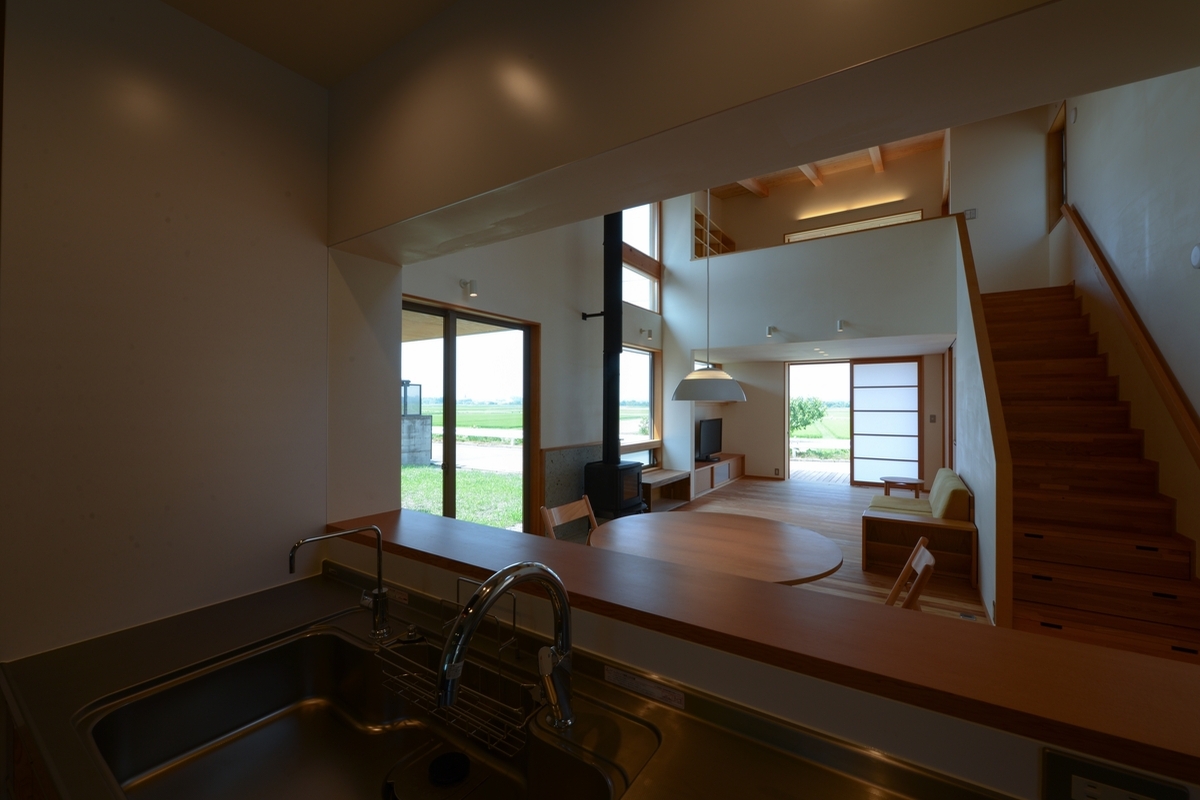 明科光の家（安曇野市）－台所～居間食堂