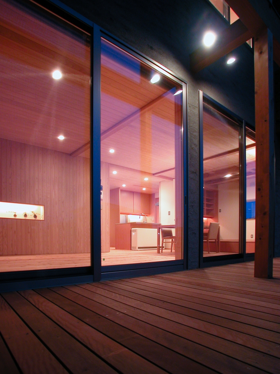 和田の家(松本市)-デッキ～居間