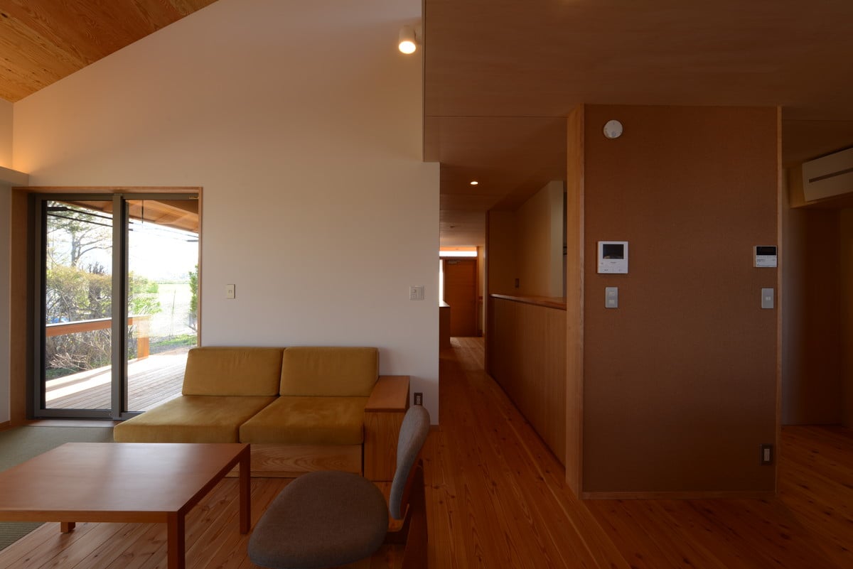 島立の家Ⅱ（松本市）居間～玄関