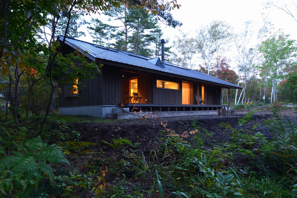 飯綱山荘(長野市飯綱高原)－外観夕景