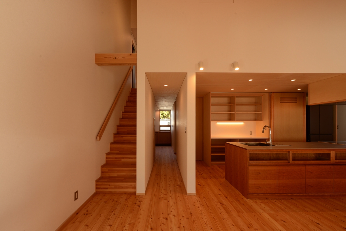 伊那の家Ⅰ（居間・階段）