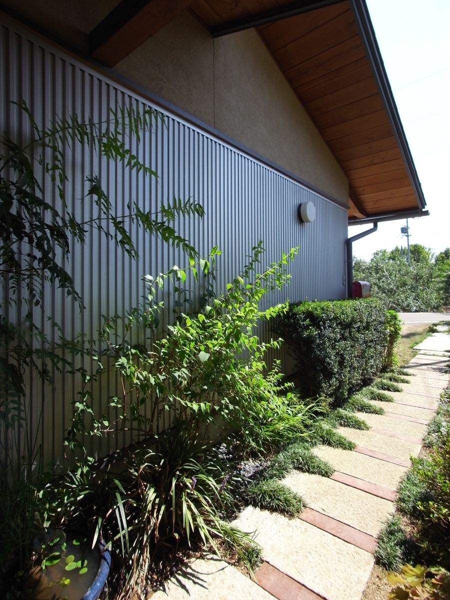 波田の家(松本市)－外観アプローチ