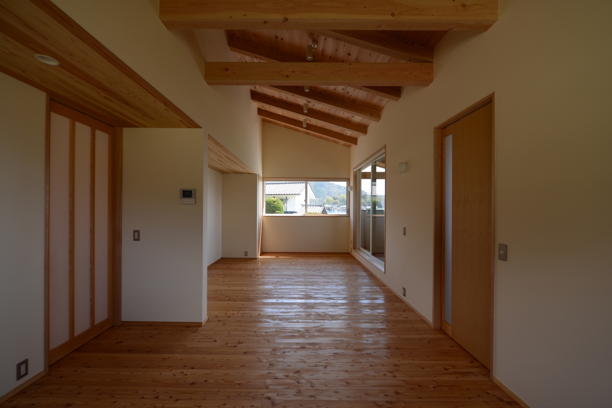 里山辺の家(松本市)－子世帯居間