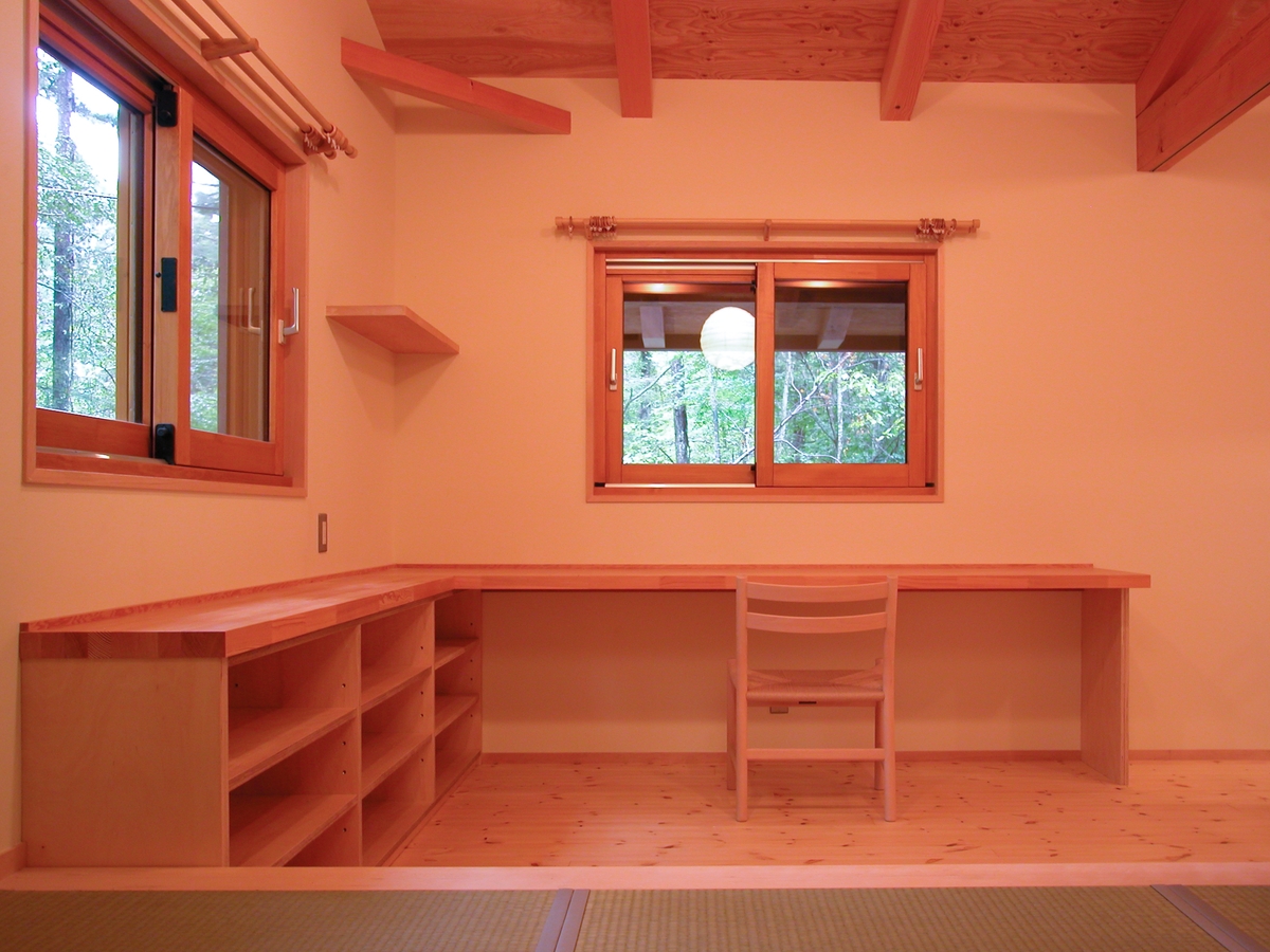 飯綱高原の山小屋Ⅰ( 長野市)－LDK（読書コーナー）