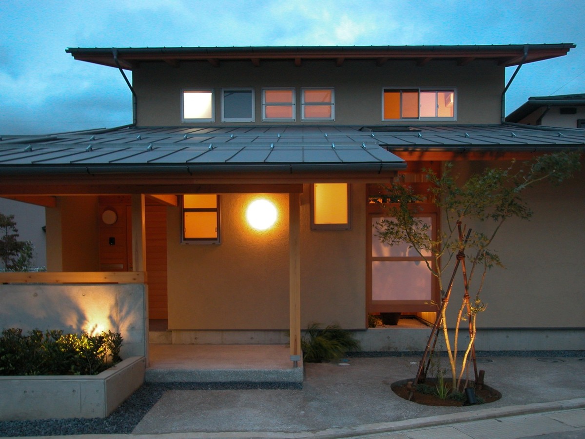 高田の家(長野市)－外観夕景