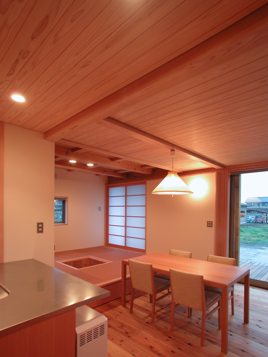 和田の家(松本市)-台所・食堂～小上り