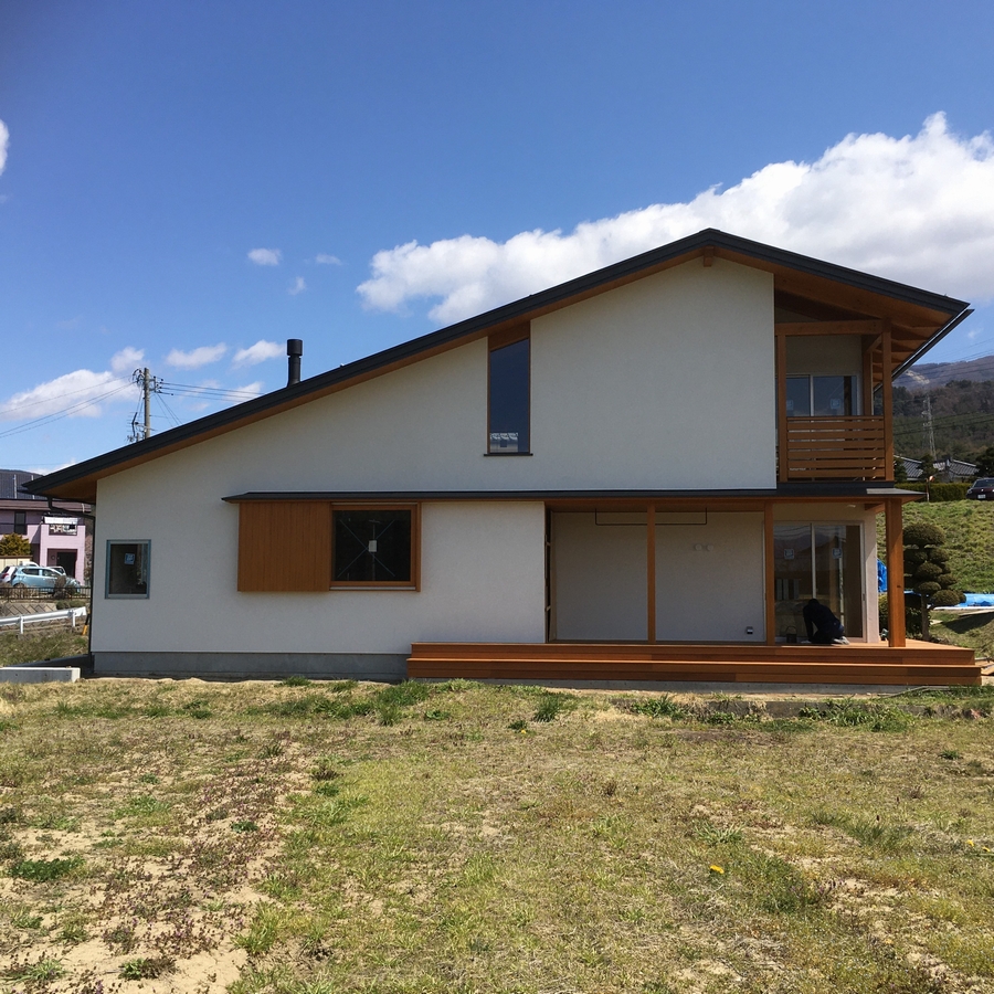 長野県　松本市　建築家　news設計室　丸山和男　完成見学会　オープンハウス　住宅設計　薪ストーブ　猫と暮らす家