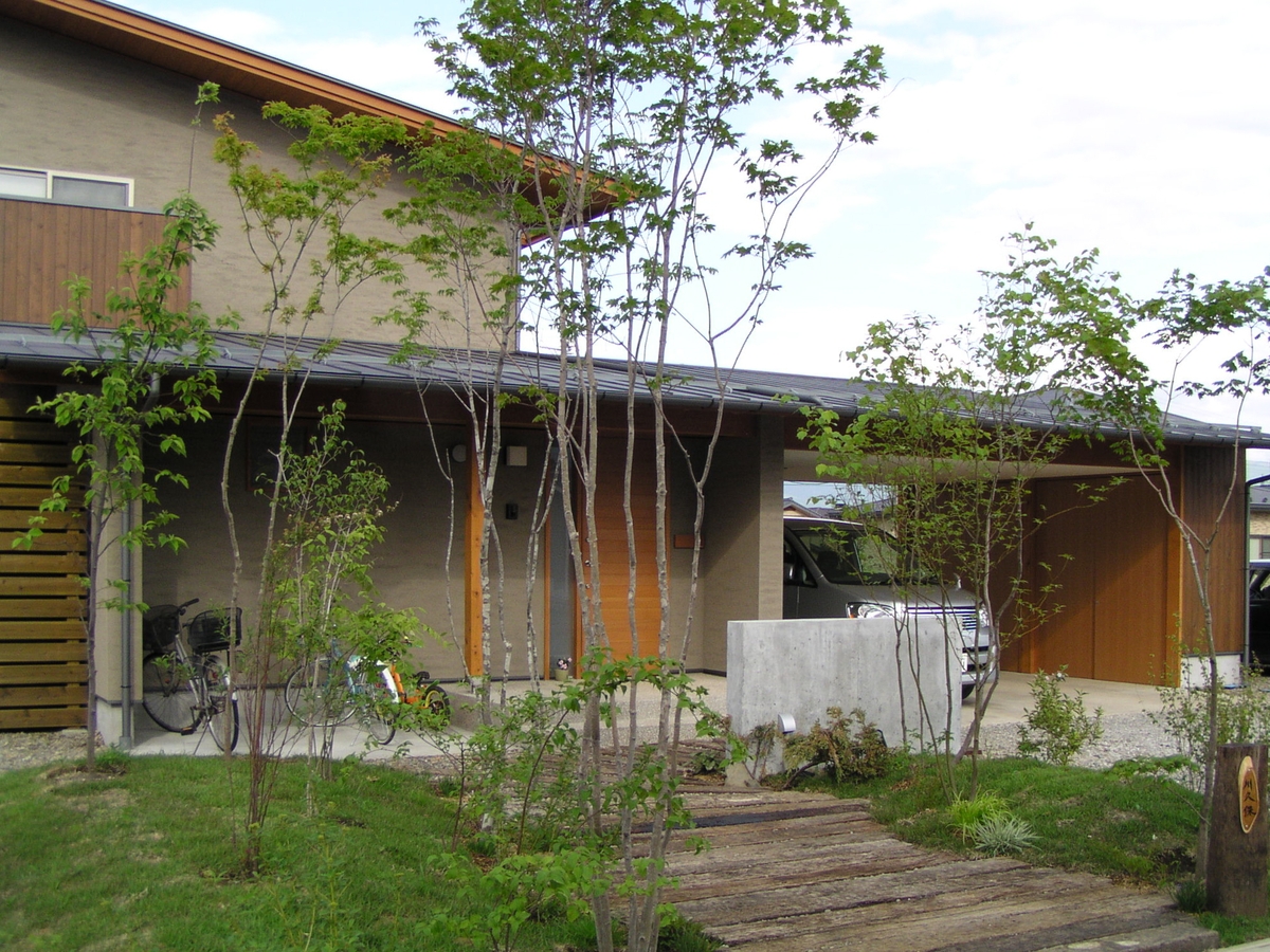 和田の家(松本市)-外観・外観・ビルトインガレージ