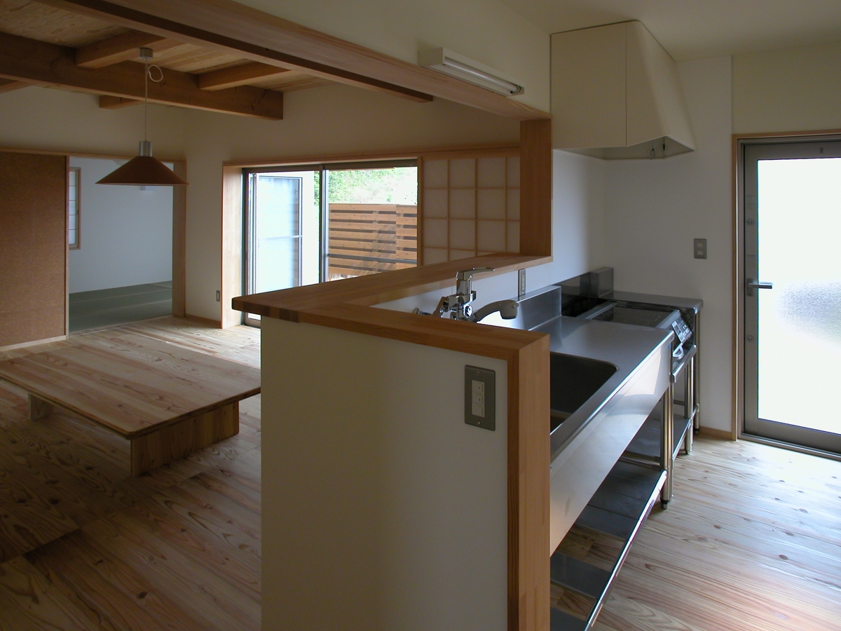 光の家(安曇野市)－台所（業務用キッチン）