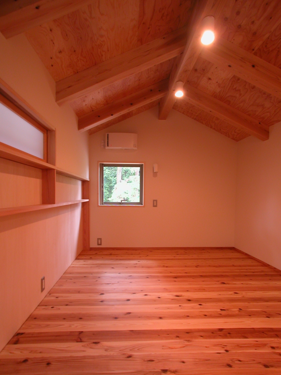 穂高有明の家Ⅲ(安曇野市)-２階個室（寝室）