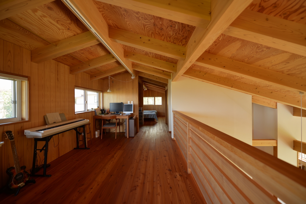 片丘の家Ⅱ（２階フリースペース～寝室）