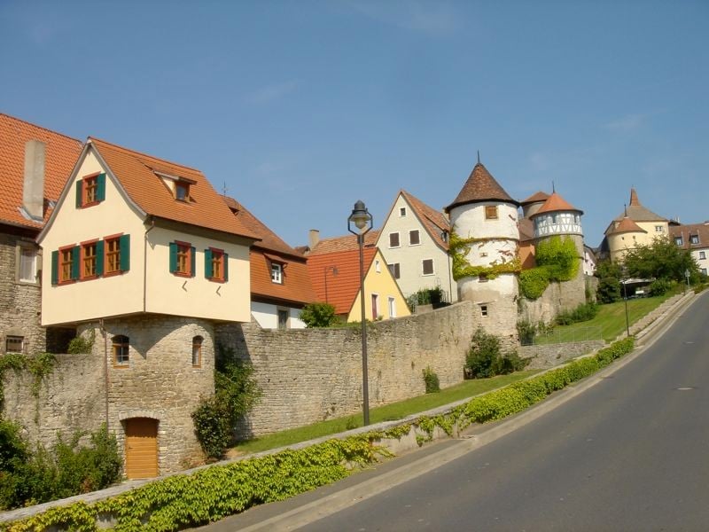 östliche Stadtmauer ...