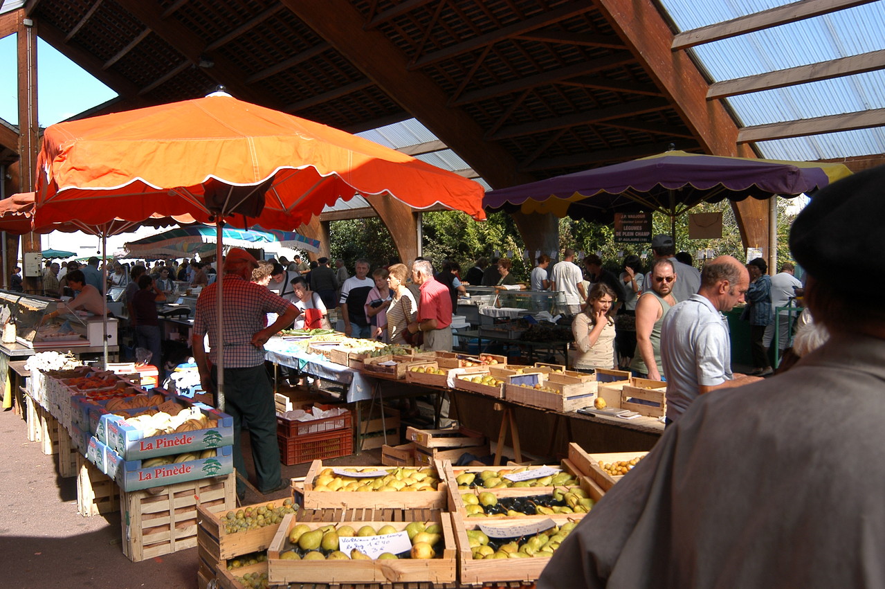 Marché Halle couverte Objat (19)