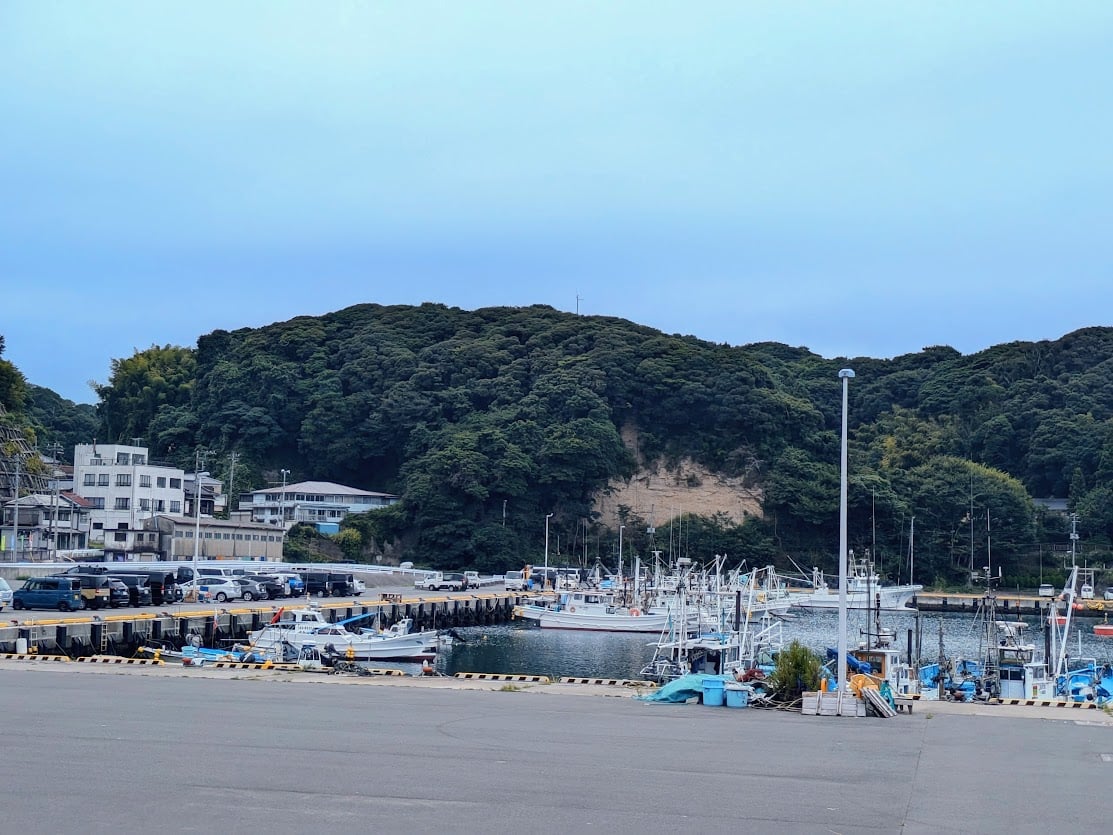 日本観光とグルメ 関東地方最北の港「茨城県北茨城市平潟漁港」