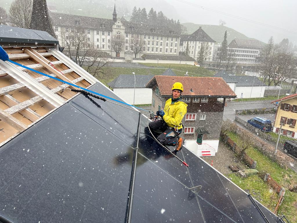 Montage Solarpanelen