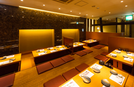 静かに食事をしたいときはカンター席で