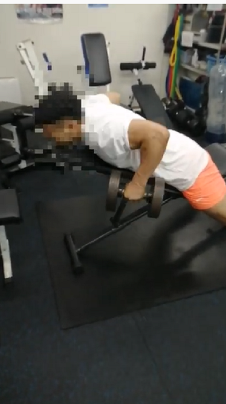 先日のお客様　　　ダンベルロウイング