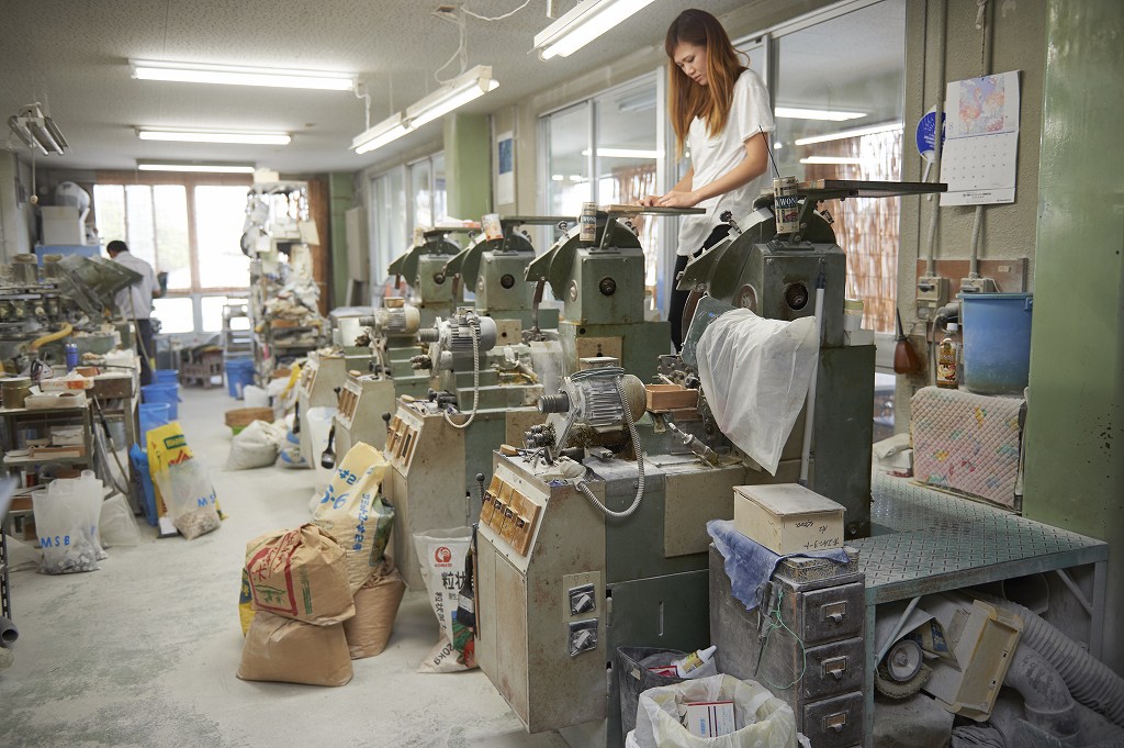 ITALIAN MADE BUTTON MAKING MACHINE (TRADITIONAL TYPE)