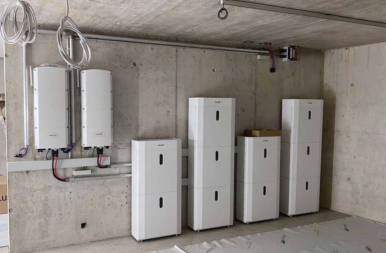 Installation einer Solaredge Home Battery 46 kWh in der Stadt Zug - DC Batteriesystem