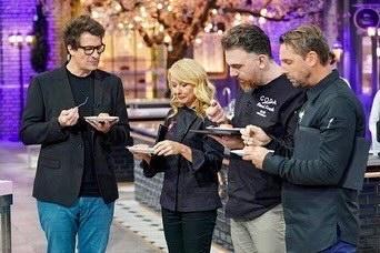 Daniel Hartwich mit der Jury