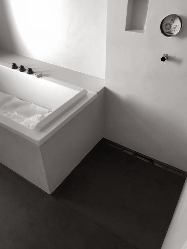 Fugenloses Bad: fast fertig!