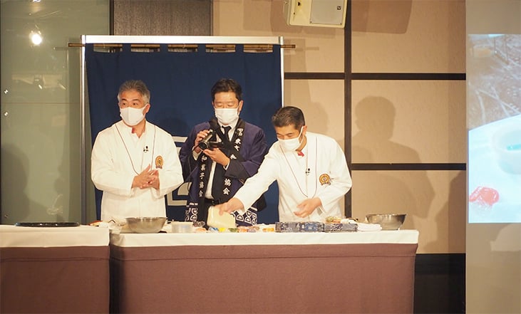 和菓子職人による製造実演