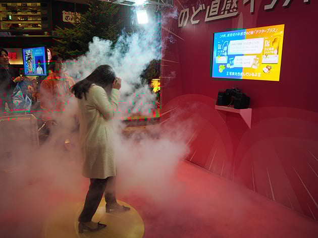 あまりの勢いにビックリ！思わずたじろぐ