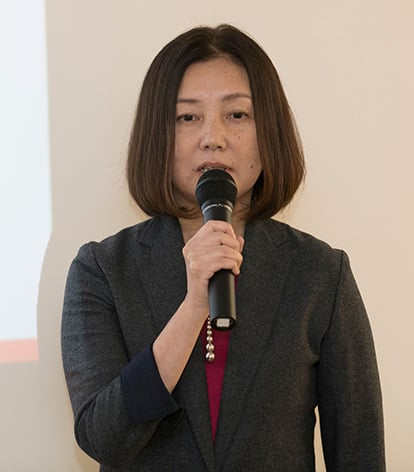 グミ市場について話す内山執行役員