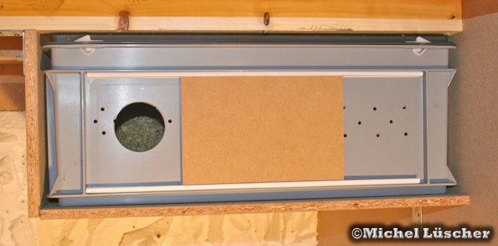 Box in offenem Zustand.