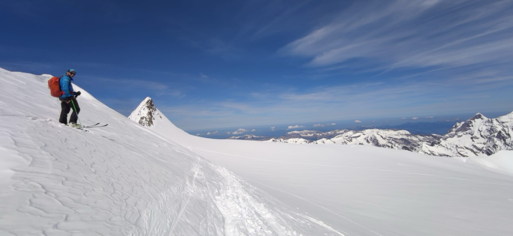 Gross Fiescherhorn links im Bild