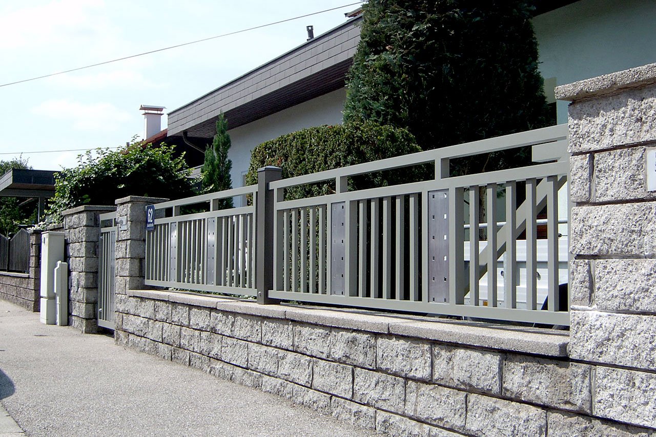 Sprossen mit Obergurt und Lochblech