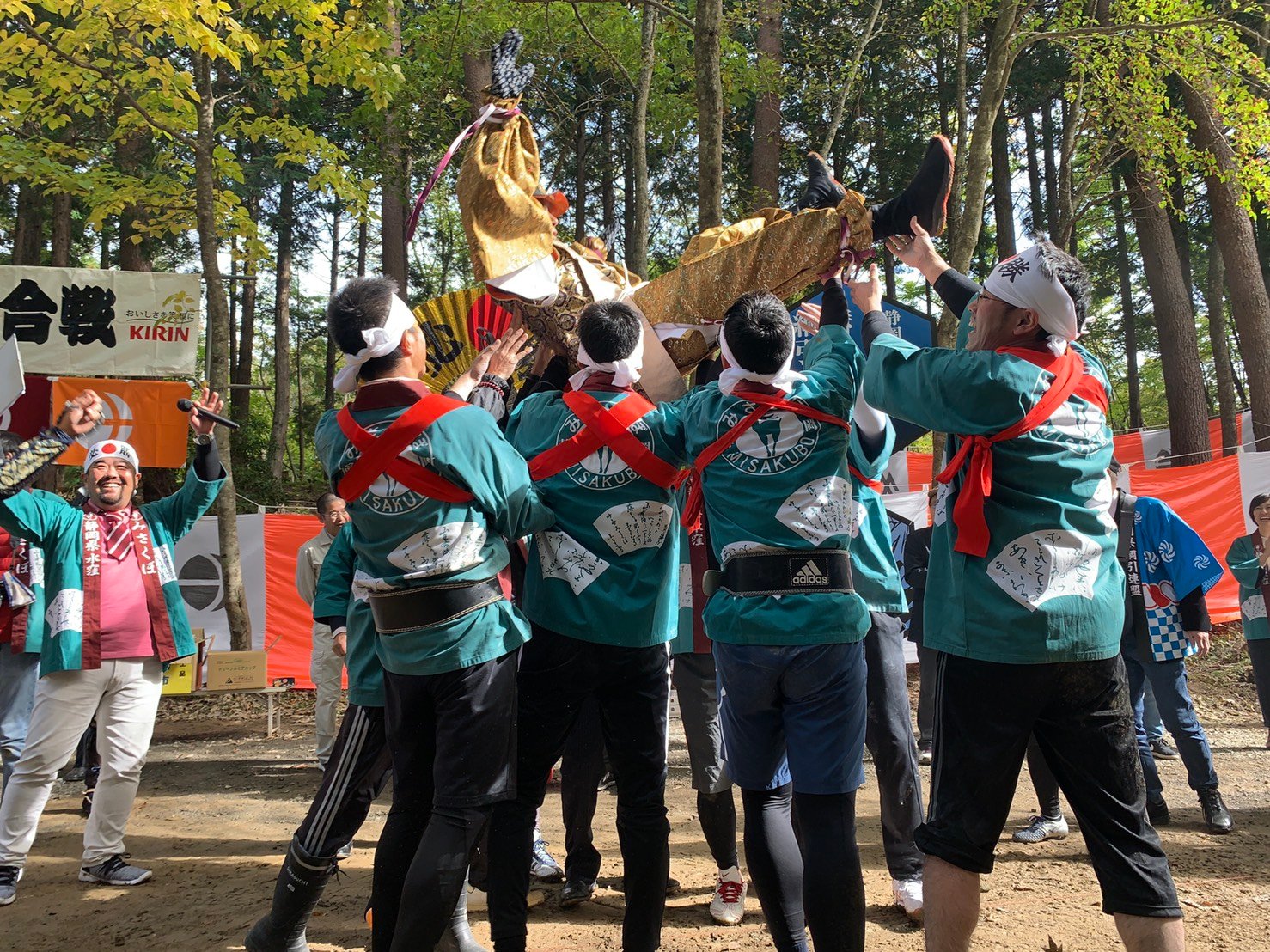 歓喜の大将の胴上げ