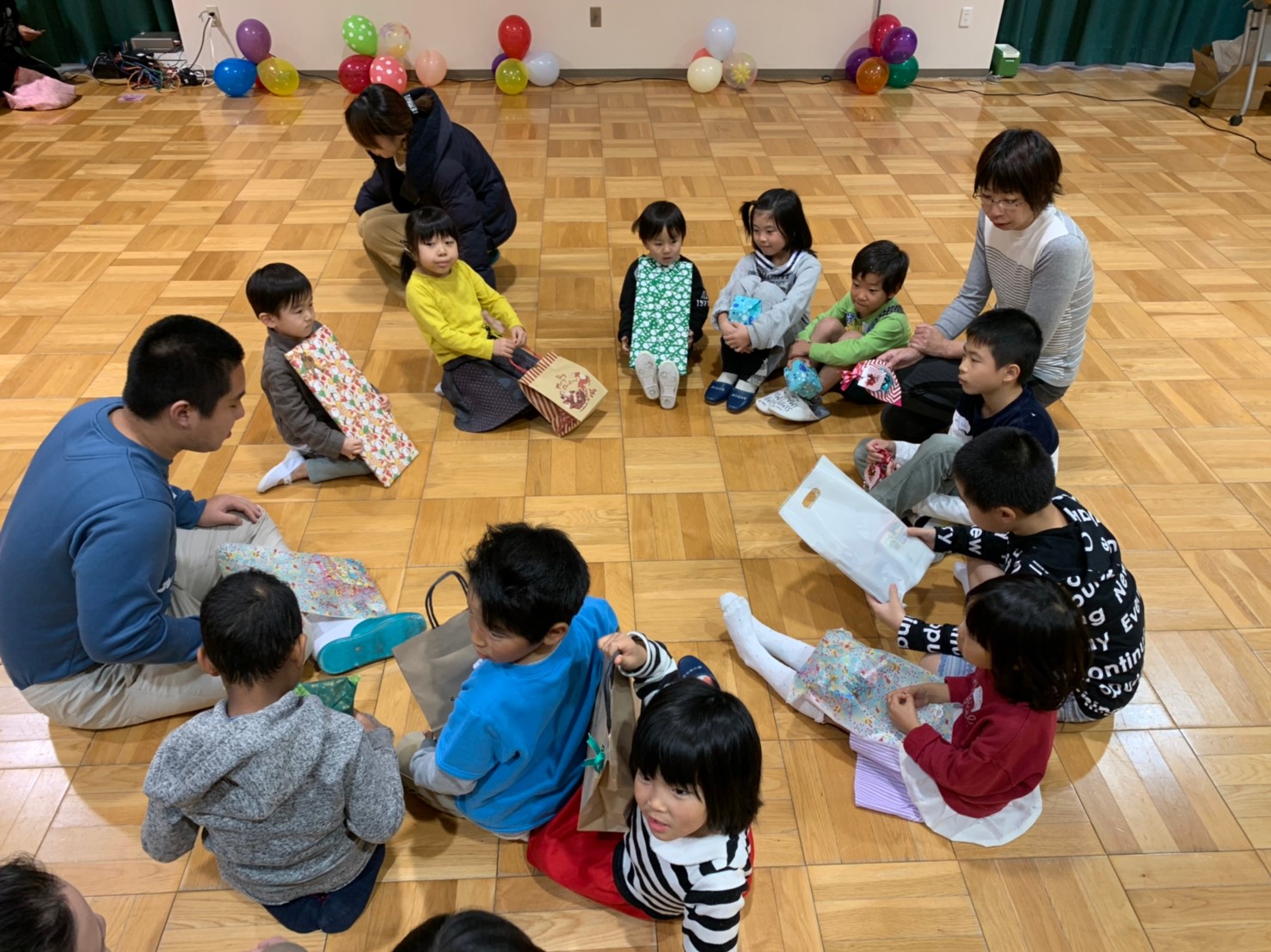 みんな何を持ってきてくれたのかな？