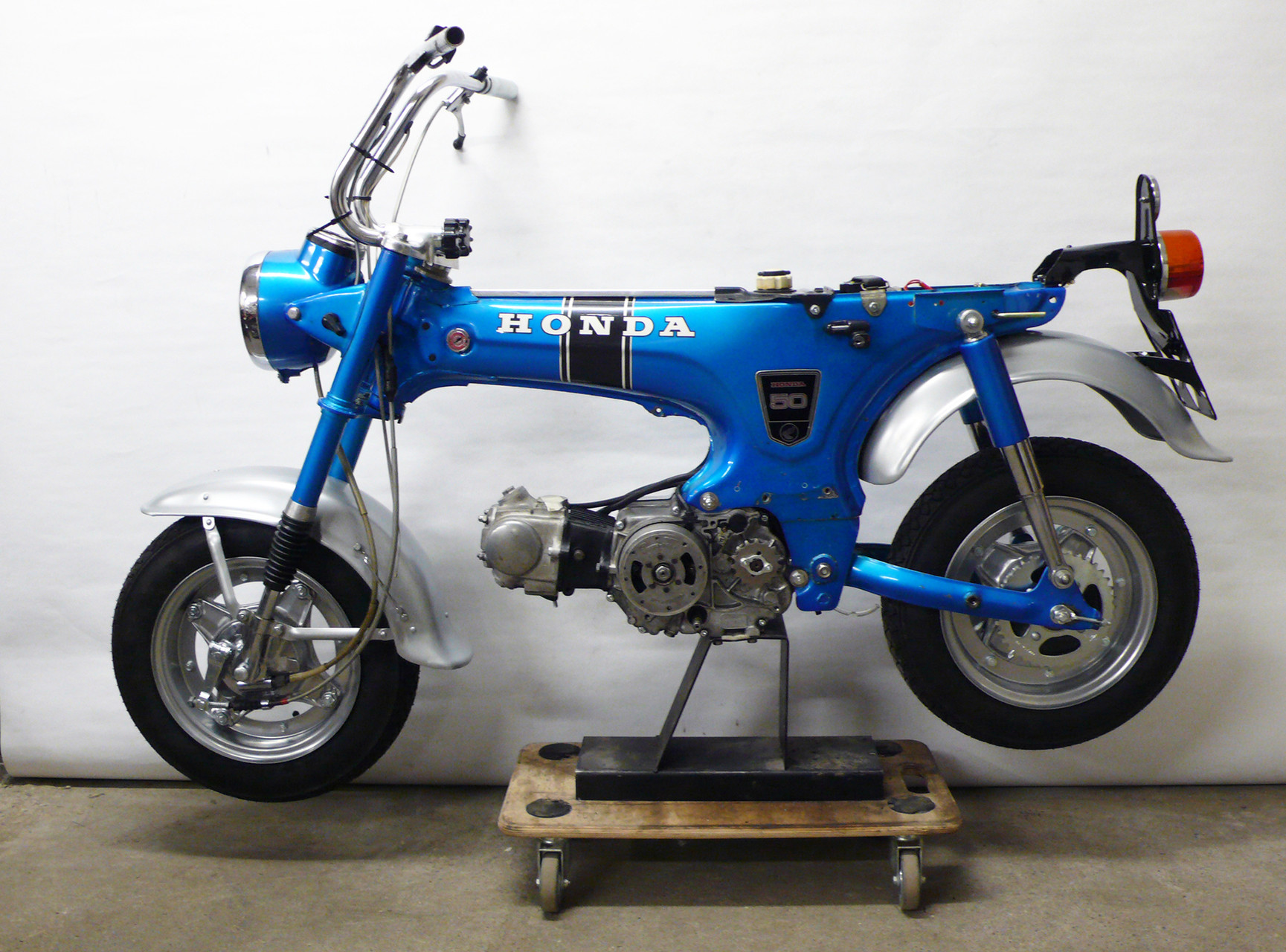 ... Bremsen und Reifen neu ...