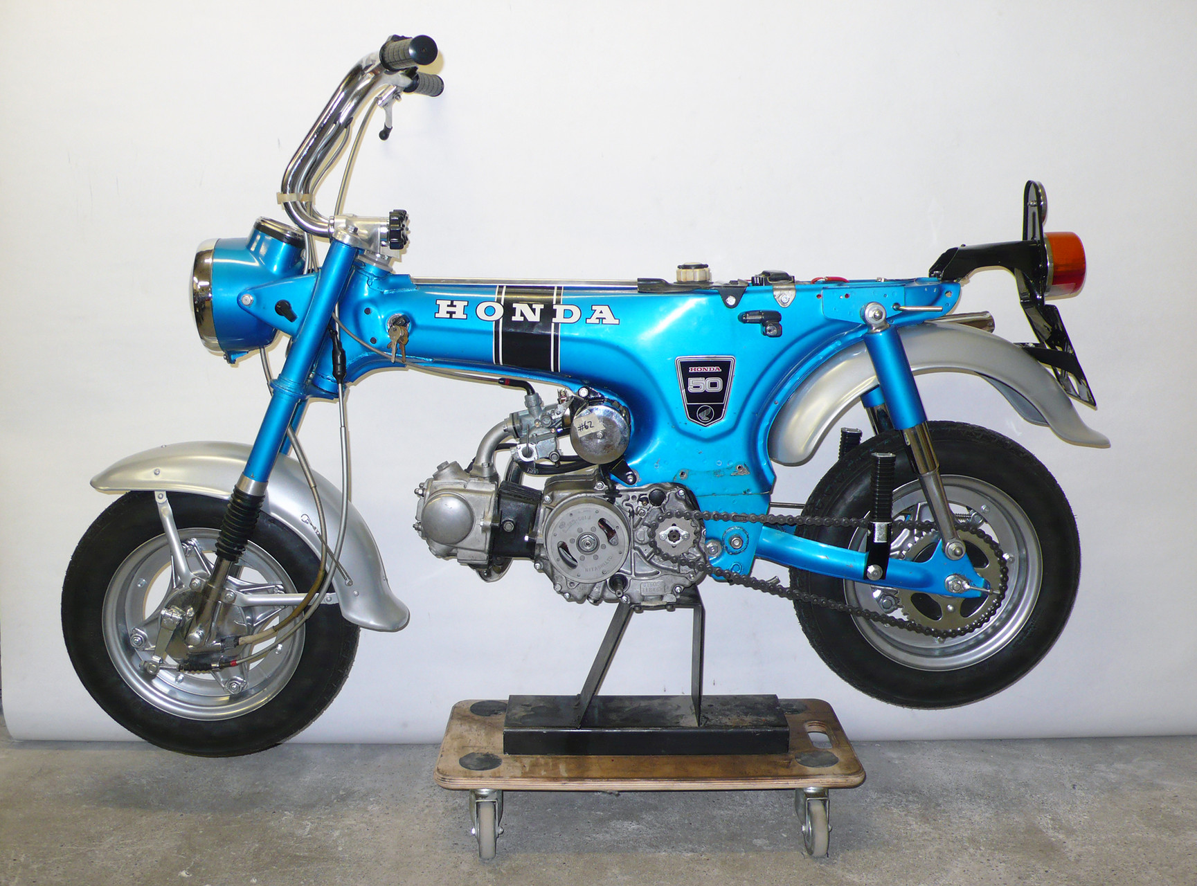 ... Vergaser im Ultraschallbad gereinigt ...