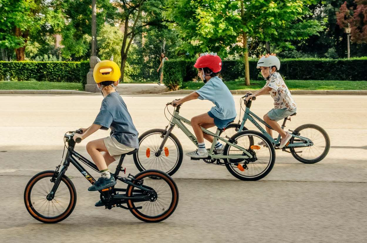 PUKY und UNIT 1 launchen SPARKY Helm: Smarte Sicherheit trifft kindgerechtes Design