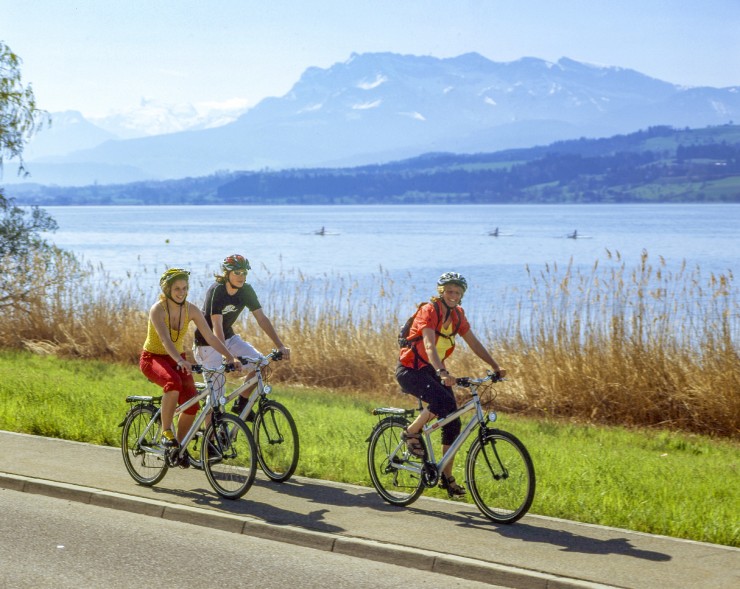 Die neue Radtour von Radweg-Reisen führt Gipfelstürmer von Nord nach Süd durch die ganze landschaftliche Bandbreite der Schweiz. Bildnachweis: Radweg-Reisen
