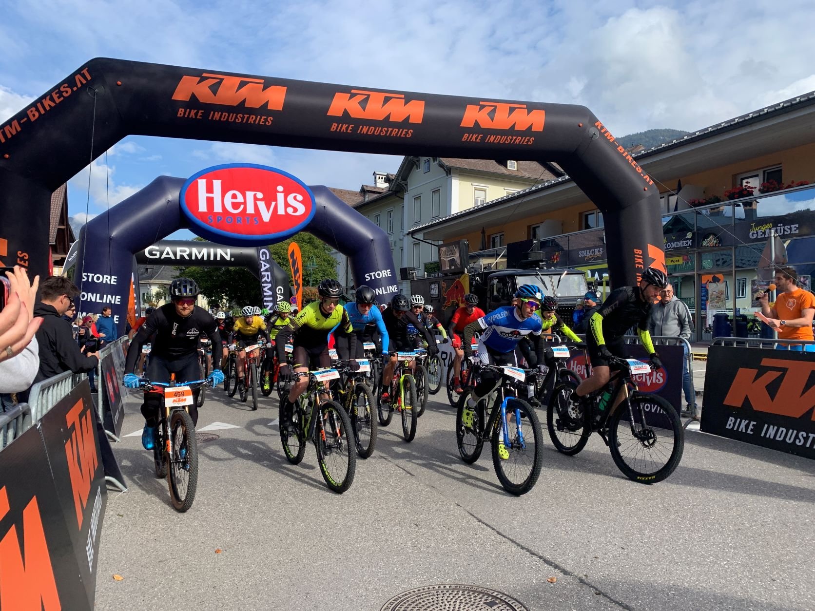 Herbst-MTB-Marathon in Bad Goisern: Sabine Sommer und Daniel Eichmair siegen beim Saisonfinale