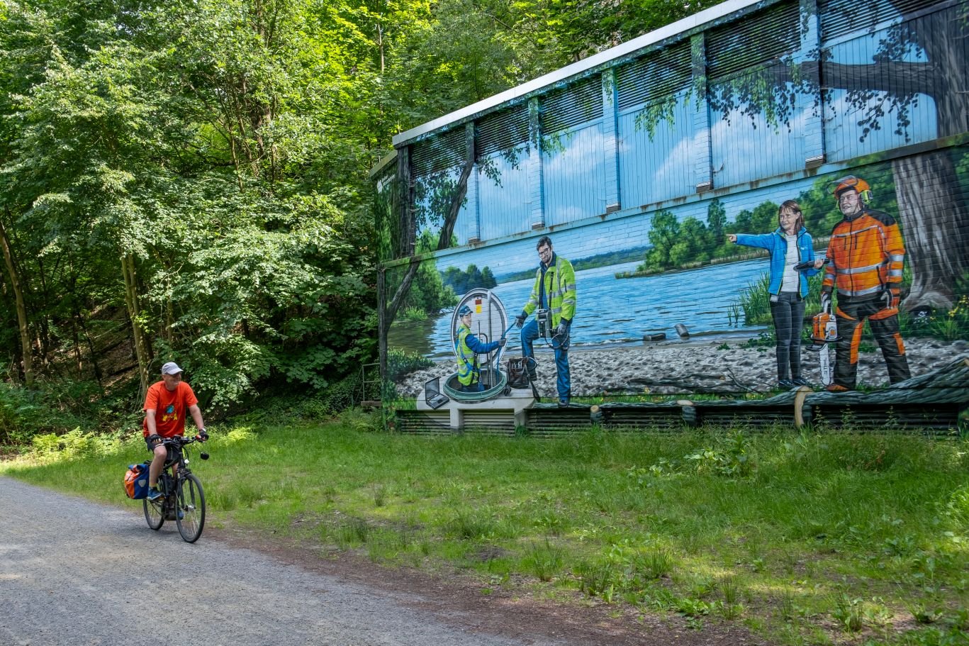 Berliner Industriegeschichte per Rad entdecken: Das bzi lädt zu einzigartigen Sommertouren ein