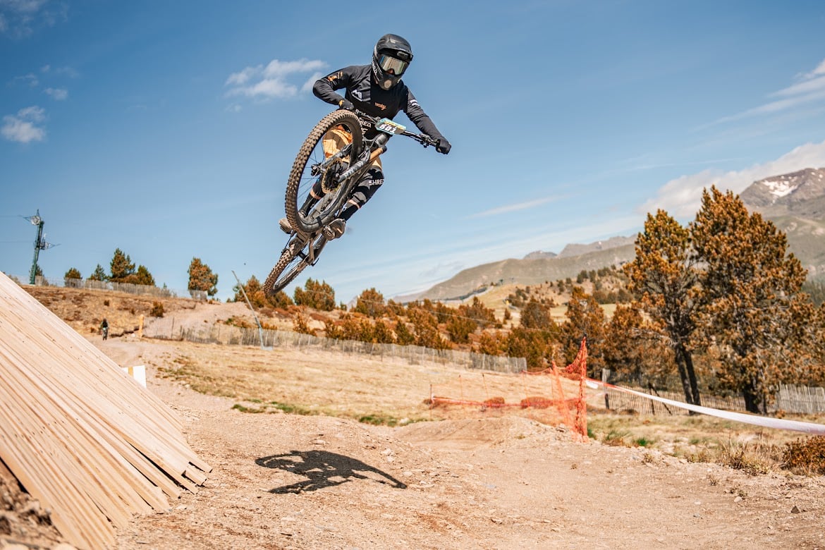 M1 Sporttechnik: Maßgeschneiderte E-Bikes für Individualisten