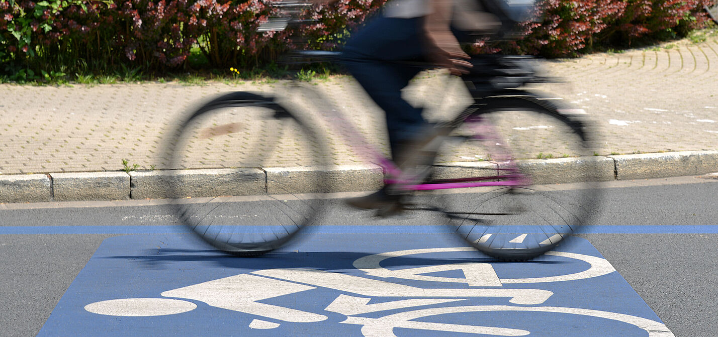 ADFC begrüßt erhöhte Radwegemittel und fordert Nachbesserung beim Fahrradparken