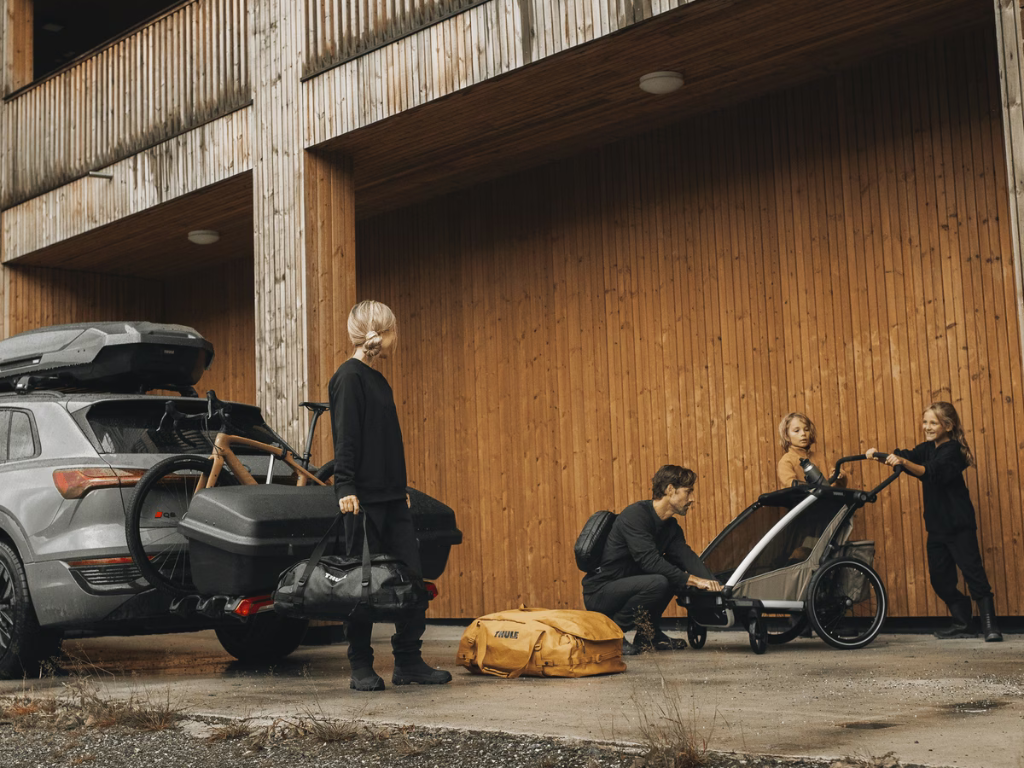 Thule Santu: Gepäckbox für Anhängerkupplungs-Fahrradträger